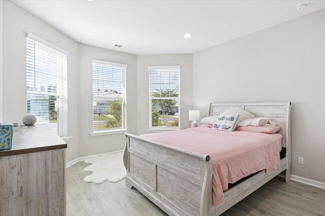 Foto del edificio - 731 Harborside Dr