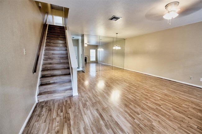 Foto del edificio - 3780 Tanglewilde St