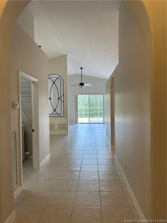 Building Photo - 2762 SE Stonebriar Way