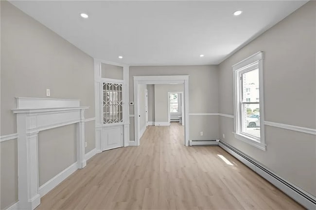 Building Photo - 233 Waterman Ave