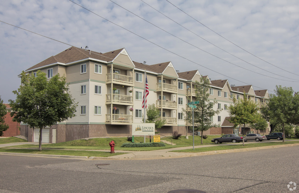 Building Photo - Lincoln Place Apartments