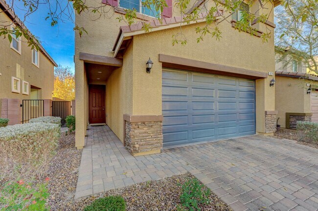 Foto del edificio - Beautifu 2 Story 4 bedrooms 2.5 baths located in Mountain Edge Southwest