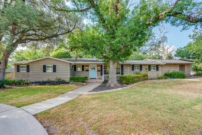 TERRELL HILLS 3-BEDROOM, SINGLE STORY - TERRELL HILLS 3-BEDROOM, SINGLE STORY House