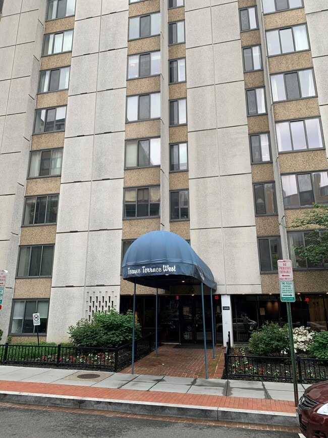 Building Photo - 1440 N St NW