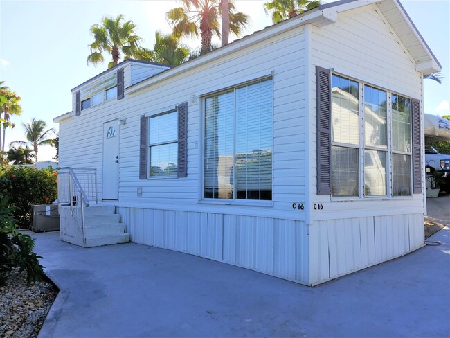 Building Photo - 900 Juno Ocean Walk