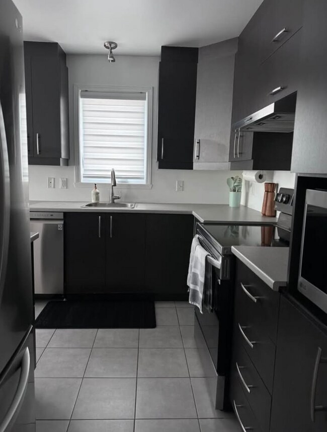 Building Photo - 2190 Rue De La Salamandre