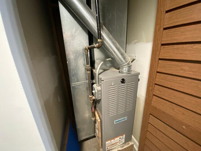 Foto del edificio - 7012 W Diversey