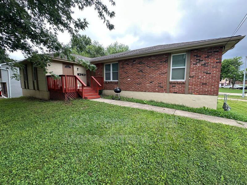 Foto principal - 420 N Jennings Rd