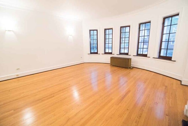 Building Photo - 4048 W Patterson Ave