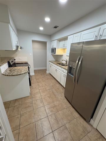 Building Photo - 5101 French Wood Dr