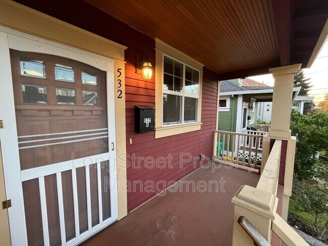 Foto del edificio - 532 NE Sumner St