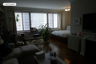 Building Photo - 382 Central Prk W