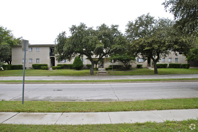 Building Photo - Eastgate Apartments