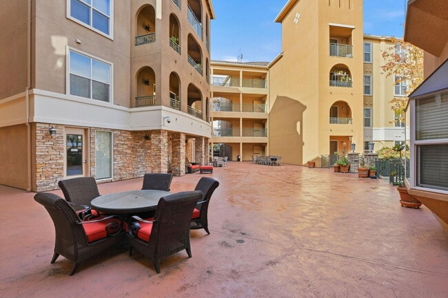 Building Photo - 1445 Fruitdale Ave