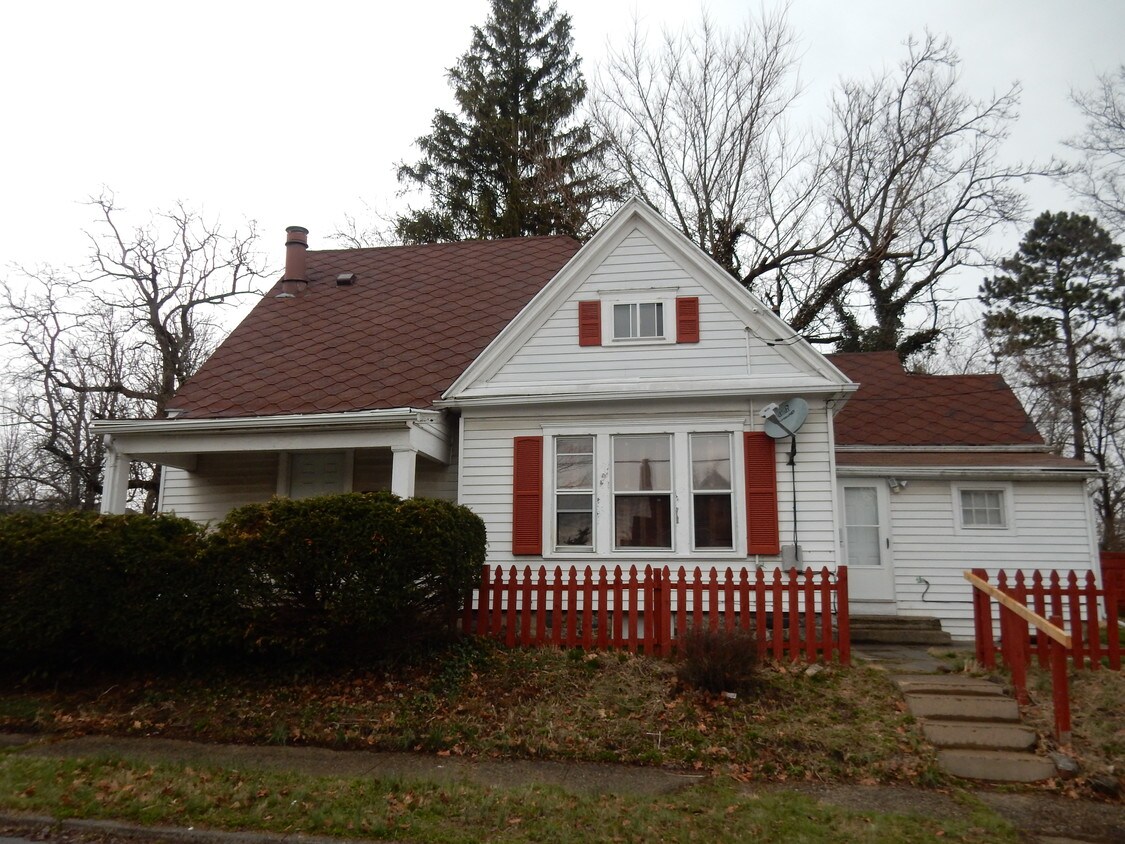 Primary Photo - 2644 Catalpa Dr