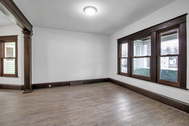 Building Photo - 242 E Delavan Ave