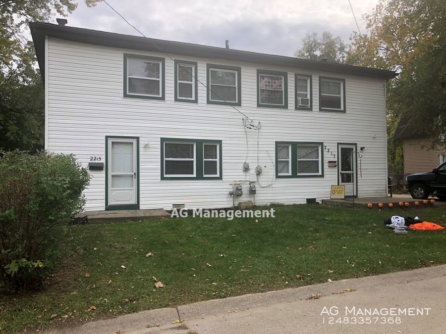 Primary Photo - 2215 Delton Ct