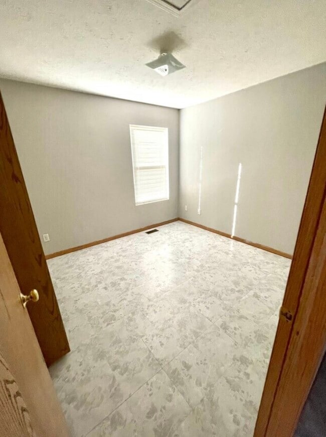 5633 Kearney Ave, Lincoln, NE 68507 House Rental in Lincoln, NE