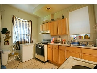 - 6805 S Union Ave