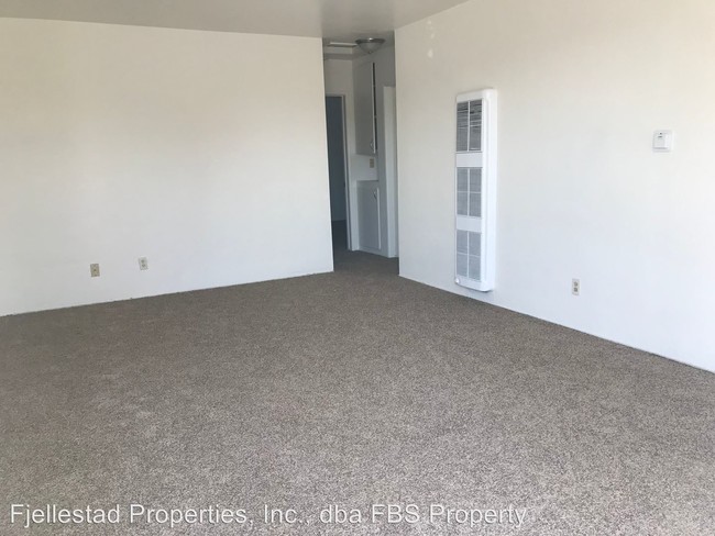 Building Photo - 2 br, 1 bath House - 4430 1/2 48th Street