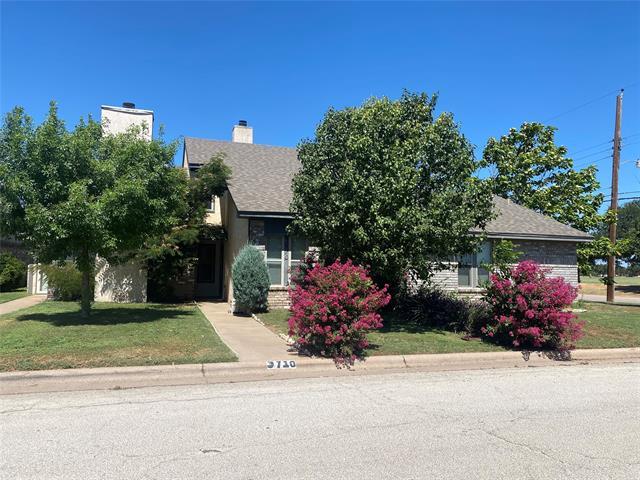 Foto principal - 3710 Crossroads Dr