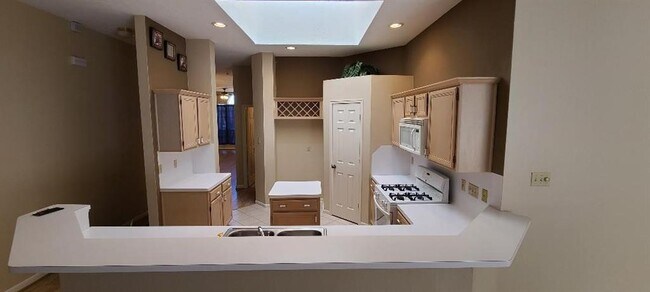 Building Photo - 5055 Kleinbrook Dr