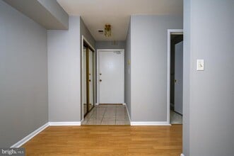 Building Photo - 115 Cascade Ct