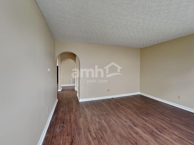 Foto del edificio - 6901 Storm Boat Ln