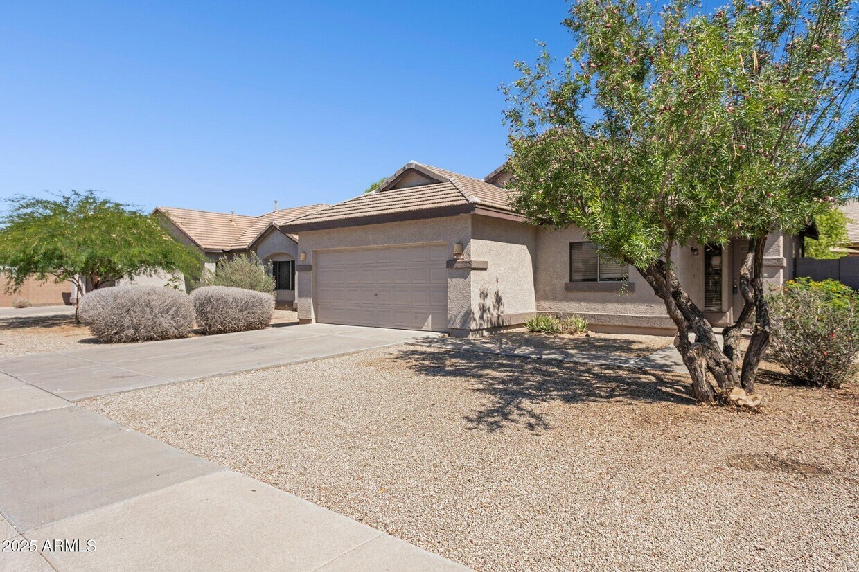 Foto principal - 7930 W Chickasaw St