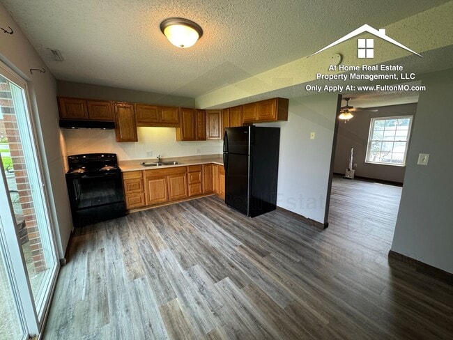 Building Photo - 533 Collier Ln
