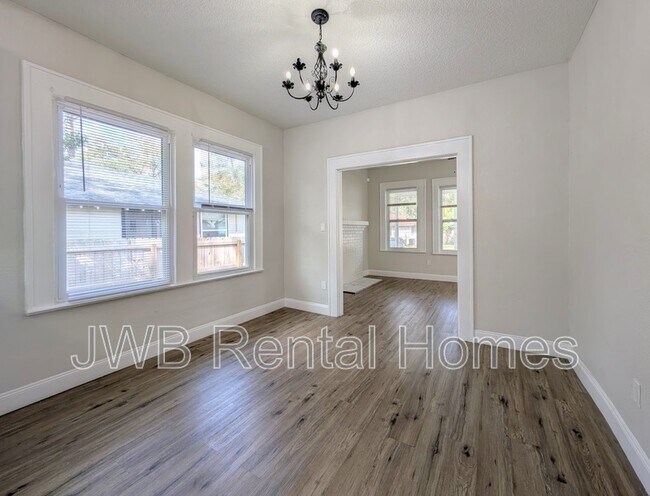 Building Photo - 3028 Green St