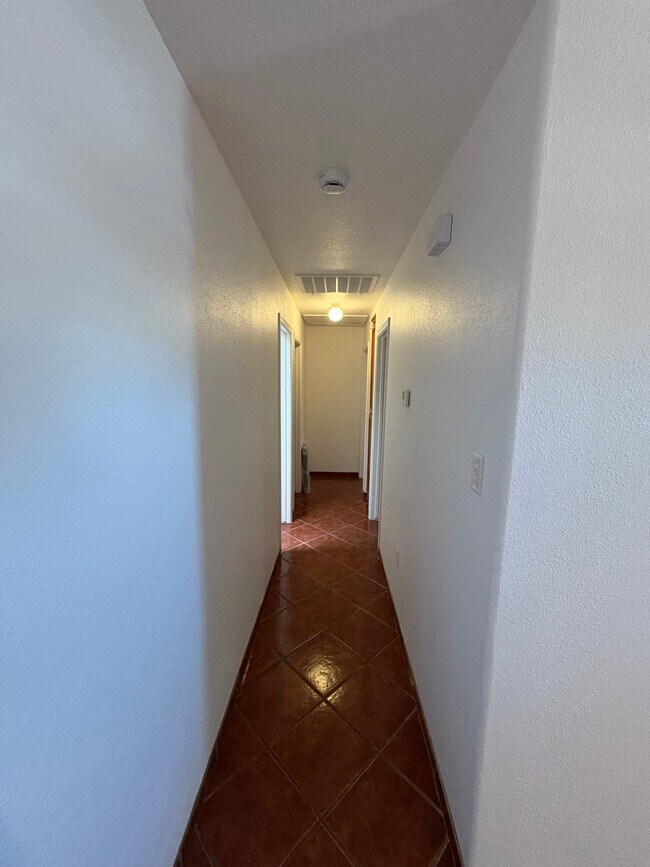 Foto del edificio - 574 Bernal Dr