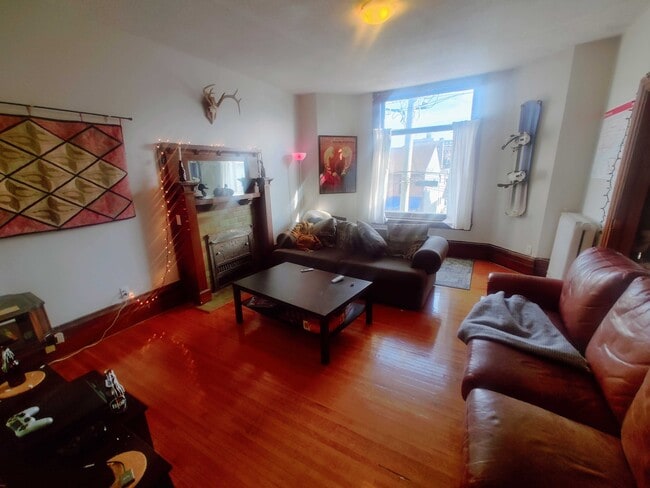 Photo du bâtiment - 104 Wellington St