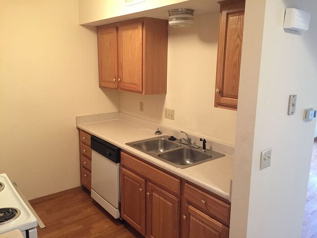 Building Photo - Chace Place