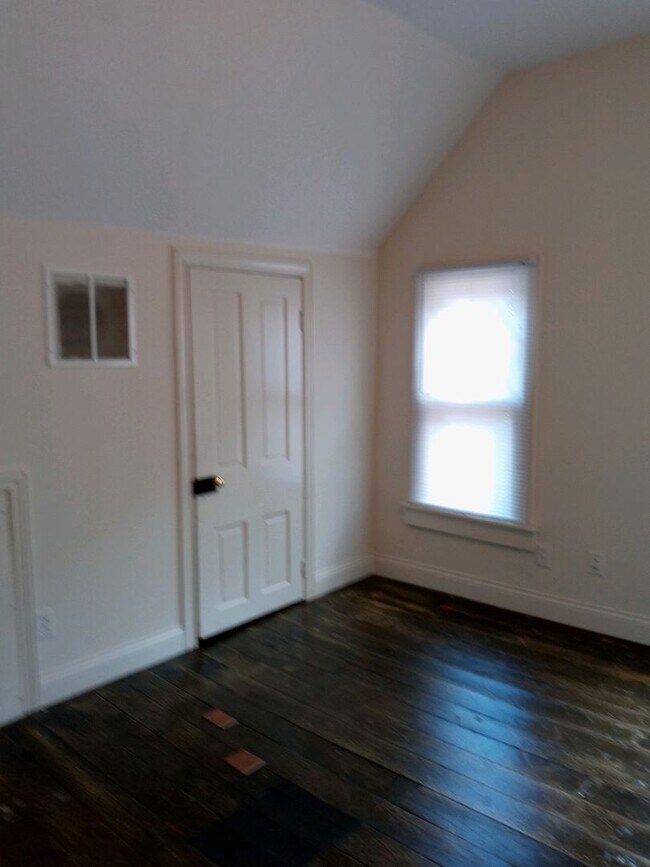 Building Photo - 308 N Washington St