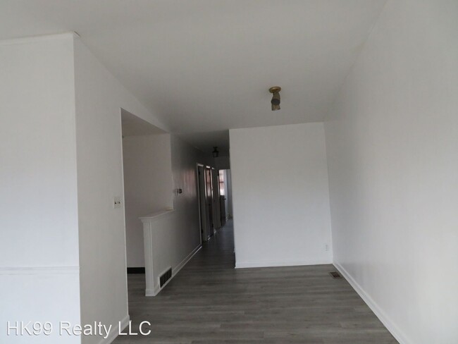 Building Photo - 3 br, 1.5 bath House - 7708 Bradford St.