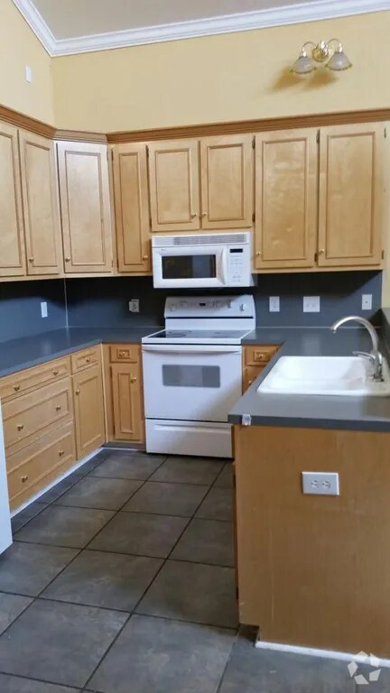 Building Photo - 8082 Veterans Pkwy
