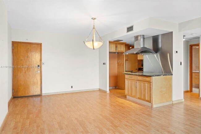 Foto del edificio - 3301 NE 5th Ave