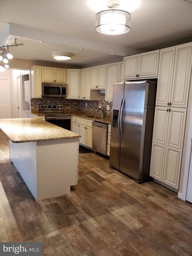 Foto principal - 6270 Edsall Rd
