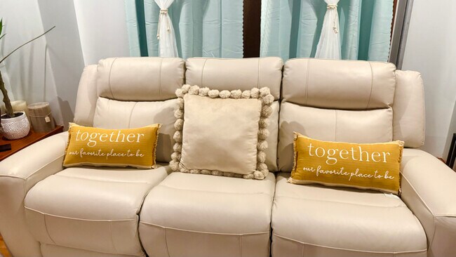 Building Photo - 799 Pleasant St