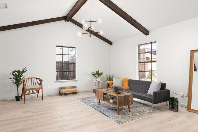 Building Photo - Beautiful 2 bedroom House for Rent!