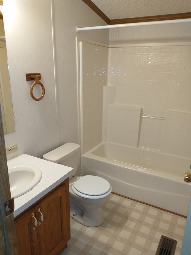 Hall Bathroom - W10119 Levis Creek Rd
