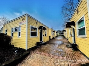 Building Photo - 2024 Emerald St