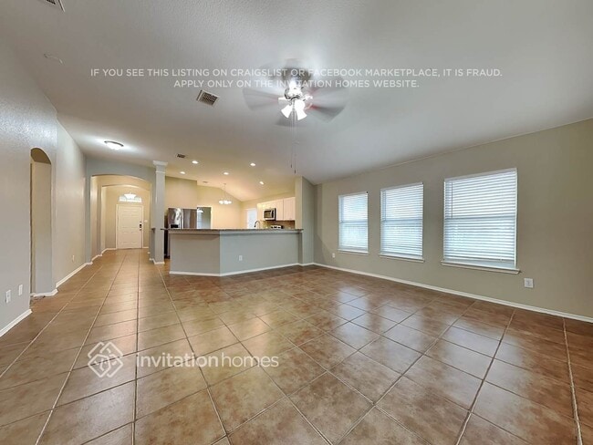 Building Photo - 562 Hickory Ln