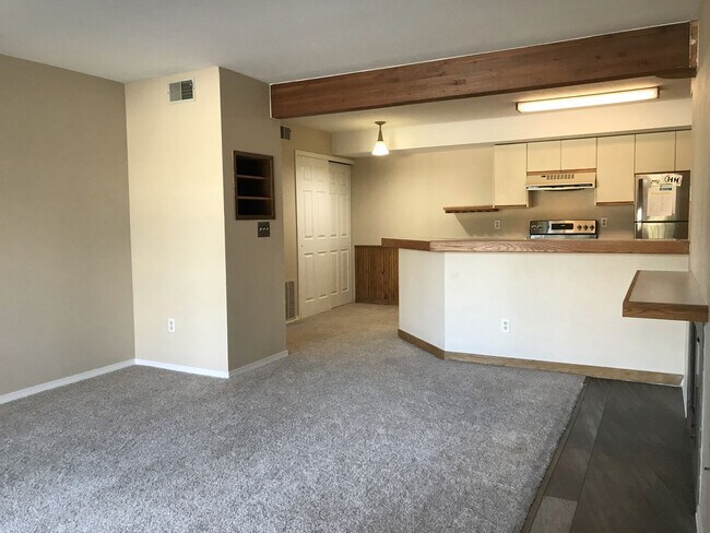 Foto del edificio - Spacious 1 bedroom apartment for rent at t...