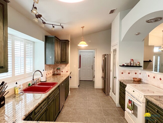 Foto del edificio - Custom home in the heart of Fort Walton Be...