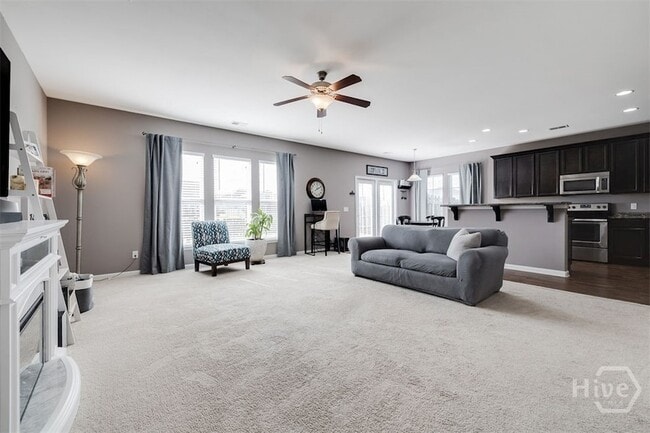 Building Photo - 285 Willow Point Cir