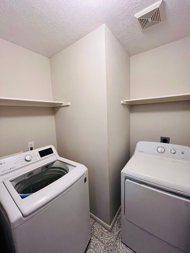 Foto del edificio - 23134 N Waterlake Dr