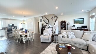 Building Photo - 18 Colgate Dr