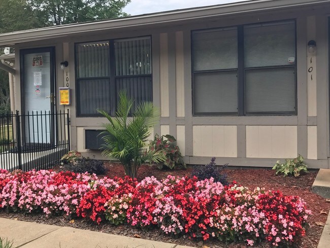Valleyfield Apartments Apartments - 5421 Covington Hwy Decatur, GA ...